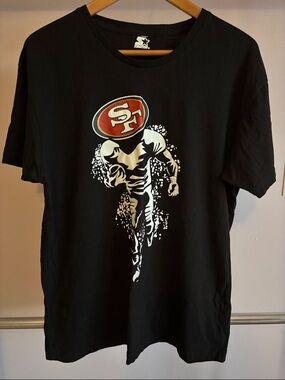 STARTER Black San Francisco 49ers Running Player Graphic Tee